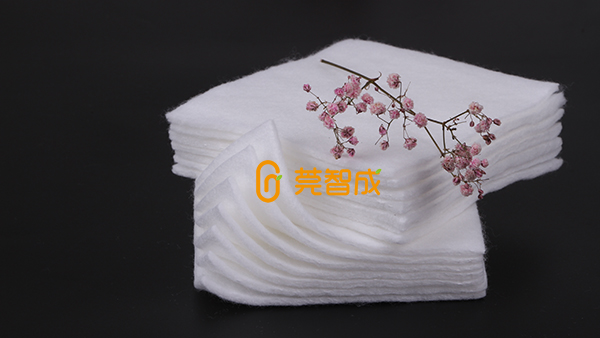 為什么鮮花吸水棉的吸濕能力強(qiáng)？