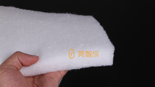 塑造良好的睡眠環境，選擇軟硬適中的床墊硬質棉