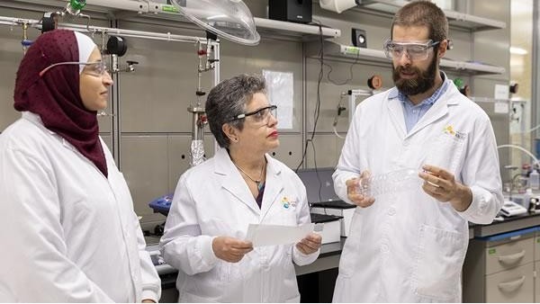 科學(xué)家開發(fā)一種由廢棄塑料瓶制成的氣凝膠纖維