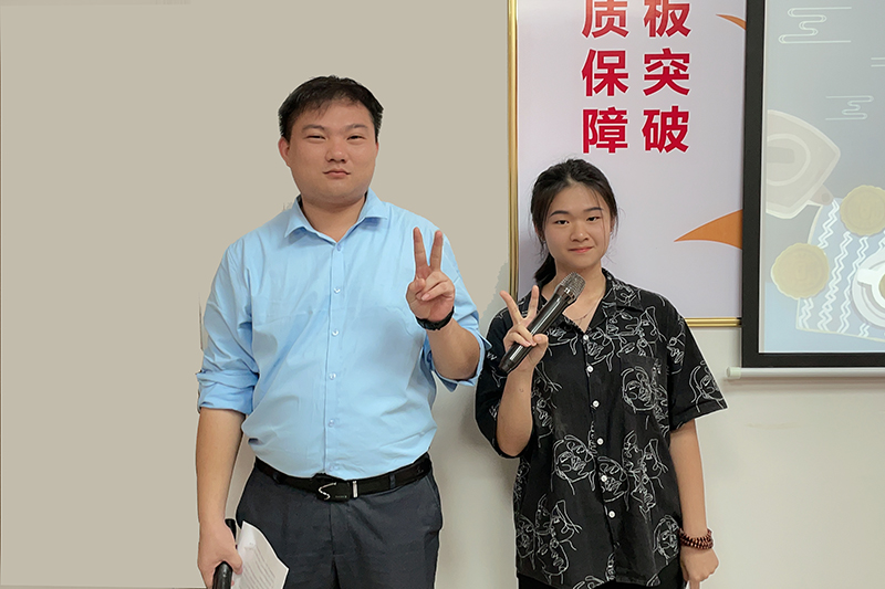 智成纖維第203期讀書會主持人 智成纖維第203期讀書會主持人