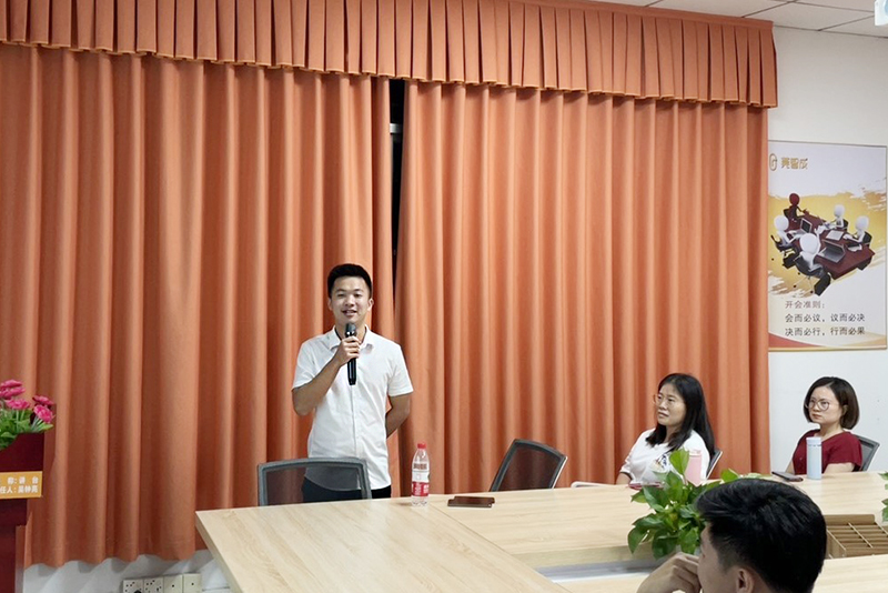 電商一部杜世志 電商一部杜世志