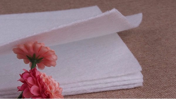 口罩過濾棉廠家力求更佳過濾性能的產品