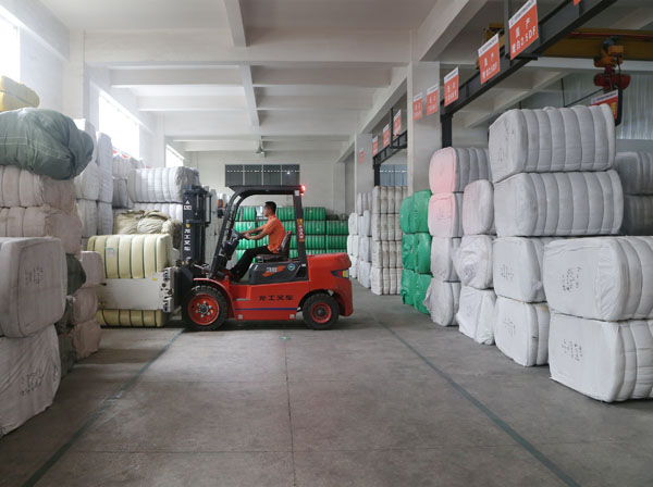 針刺棉廠家原料倉庫 針刺棉廠家原料倉庫