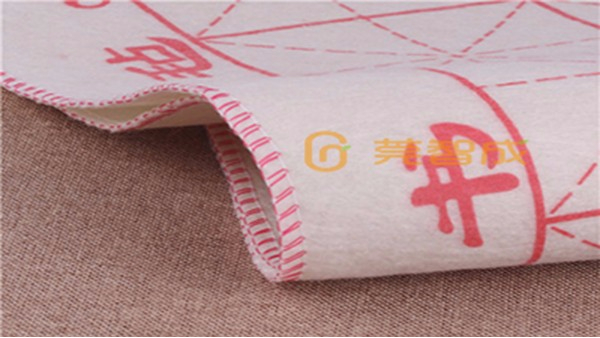 用了書畫氈，再也不用擔(dān)心墨汁滲透到桌面了